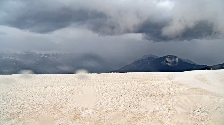 Новость Сочи: Буря из африканской пустыни принесла песок в Сочи 19 апреля 2022