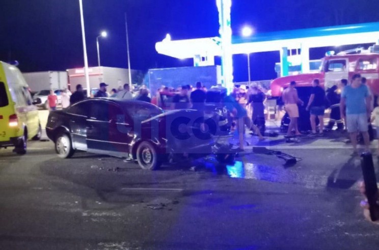 Новость Сочи: В Сочи легковое авто лоб в лоб столкнулось с такси есть видео