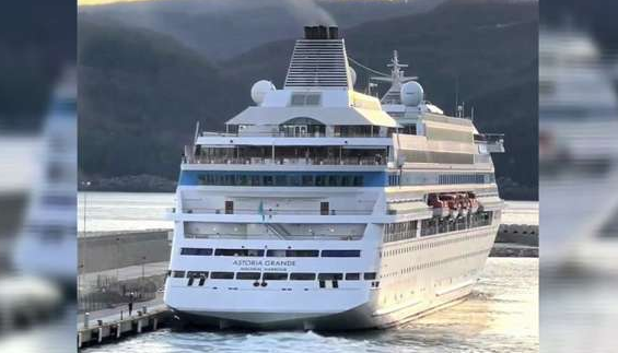 Новость Сочи: Круизный лайнер Astoria Grande останется в порту Амасры для ремонта а всех туристов в Сочи доставят самолетами