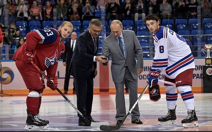 Новость Сочи: Президент России сделал первое вбрасывание на Кубке мира по хоккею в Сочи 24.08.2019