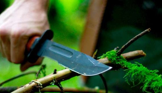 Новость Сочи: Женщину пытавшуюся продать охотничий нож за 10 тысяч рублей будут судить