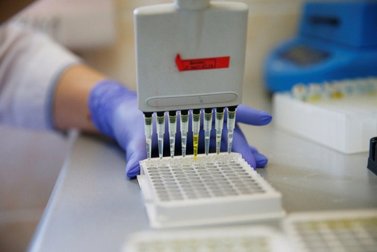 Новость Сочи: Научный центр "Вектор" разработал вакцину от Короновируса которую можно закапать в нос