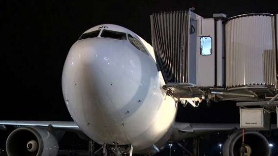 Новость Сочи: Самолет авиакомпании «Азур Эйр» вернулся в Международный аэропорт Сочи из-за разгерметизации кабины