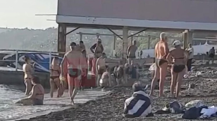 Новость Сочи: Море ошибок не прощает: в Сочи утонувшую туристку пытались спасти всем пляжем 