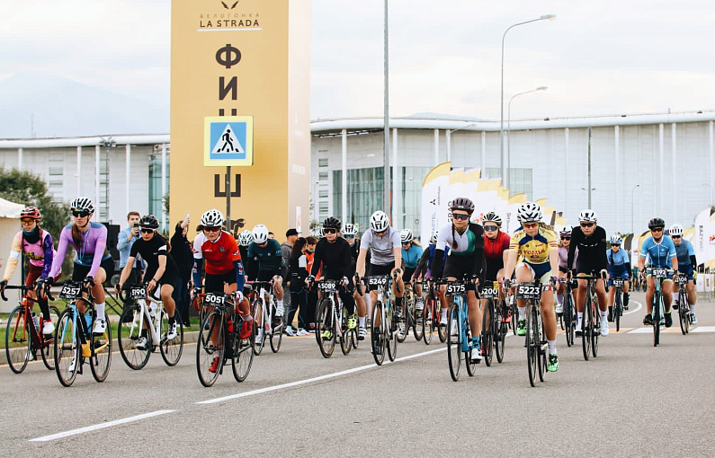 Новость Сочи: Любительская велогонка La Strada прошла в Сочи впервые