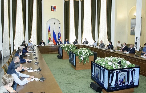 Новость Сочи: Выездная стратегическая сессия Общественной палаты Краснодарского края состоялась в Сочи