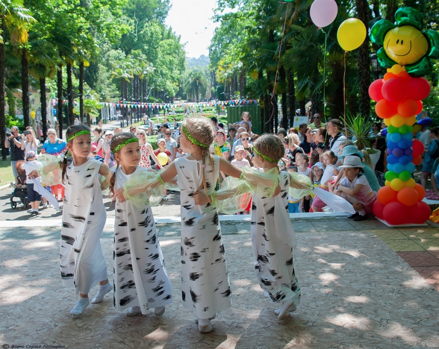 Фотоотчет 1 июня. День защиты детей в детском саду на улице. День защиты детей в детском саду фотоотчет. Праздник 1 июня для детей детского сада на улице.