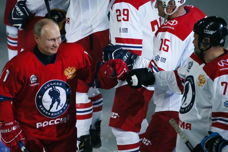 Новость Сочи: Президент России в составе команды «Легенды хоккея» выиграл матч Ночной хоккейной лиги в Сочи
