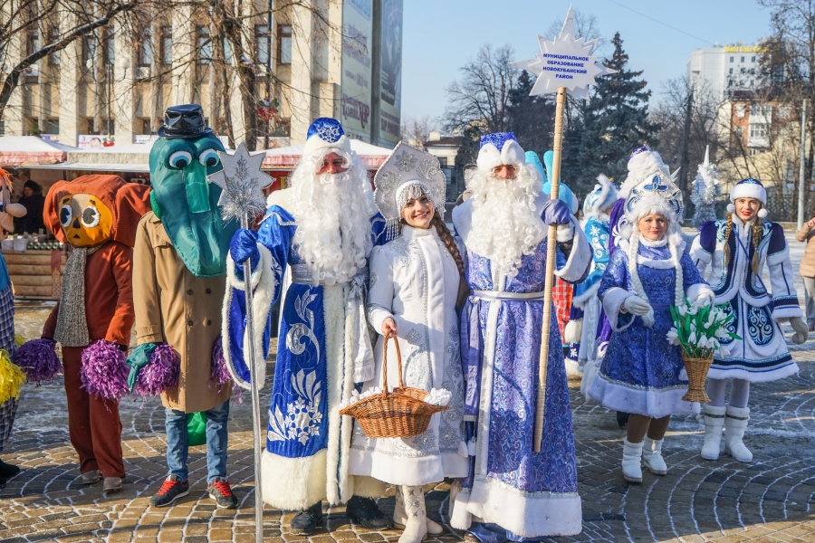 Новый год в краснодарском крае. Новогодние гуляния в Сочи. Новогодние мероприятия в Краснодарском крае. Традиции нового года в Краснодаре.